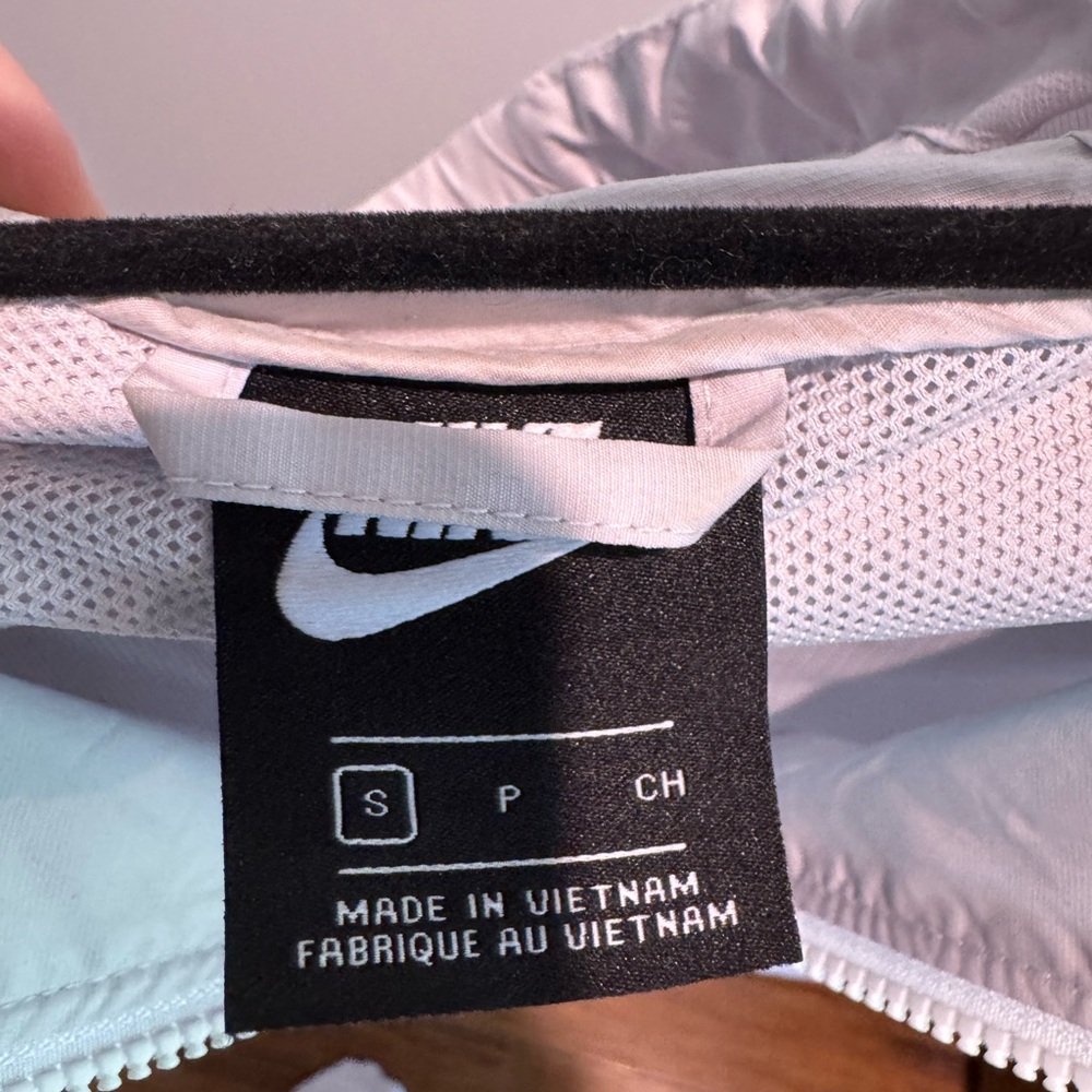 Nike Lightweight Running Jacket - image 3